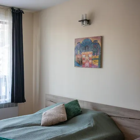 Sunny In Apartment *